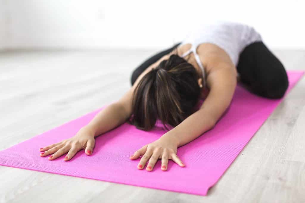 Yogamatte Test: Die besten 5 im Vergleich 1 yoga sitz strecken